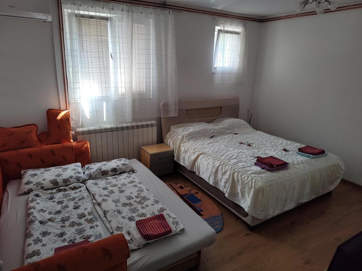 Apartman Anastasija Surcin Exterior photo
