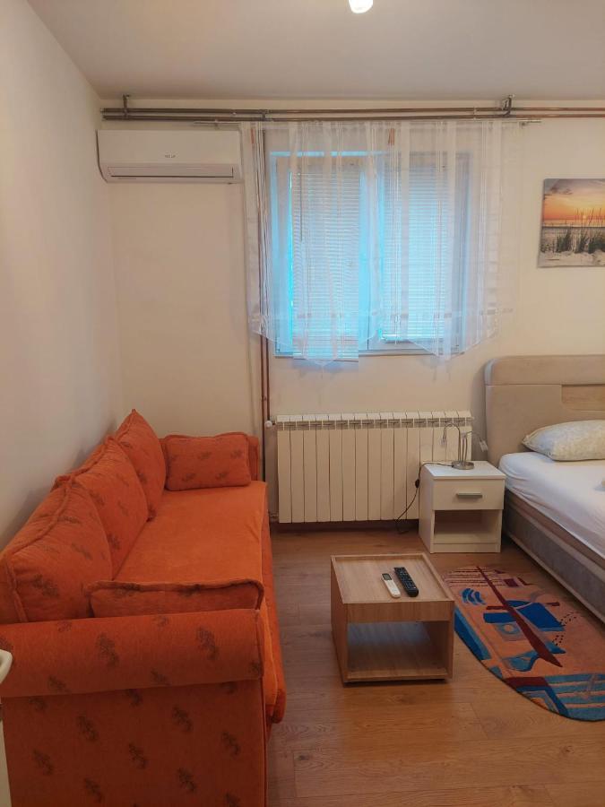 Apartman Anastasija Surcin Exterior photo